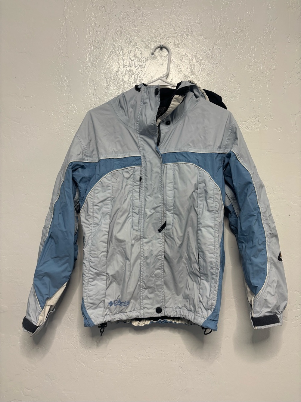 Womens size medium Columbia brand snow jacket, #N1222